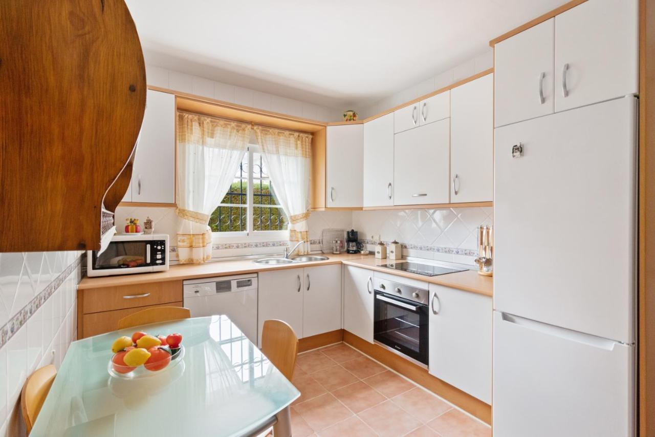 Villa Estilo Mediterranea Con Piscina, Jardin, Bbq Y Jacuzzi - Villa Bel Air Real Estepona Exteriör bild
