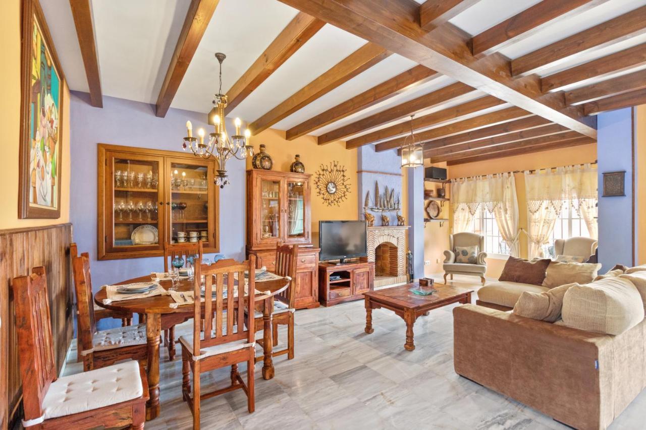 Villa Estilo Mediterranea Con Piscina, Jardin, Bbq Y Jacuzzi - Villa Bel Air Real Estepona Exteriör bild